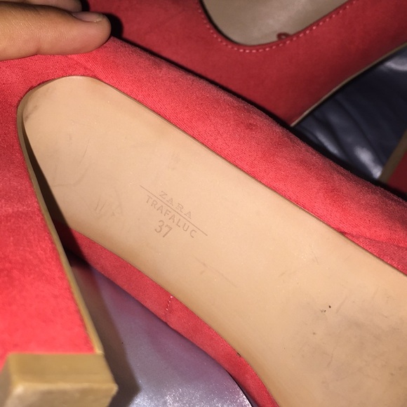 Coral closed toed heel - Picture 8 of 9